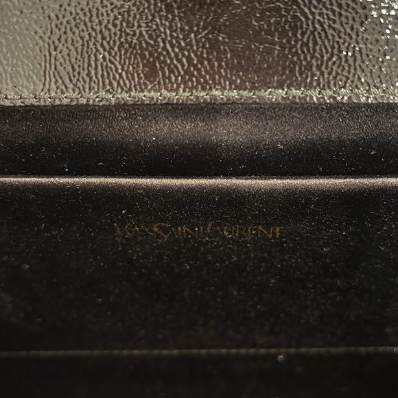 SAINT LAURENT Textured Patent Monogram Large Belle De Jour Clutch Black - Picture 4 of 5